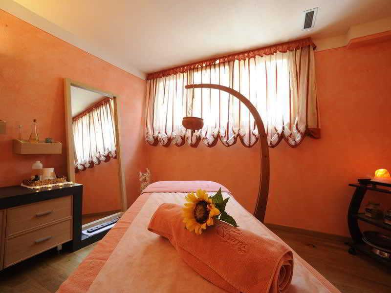 Hotel Shandranj Тезеро Екстериор снимка