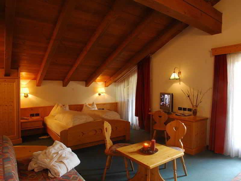 Hotel Shandranj Тезеро Екстериор снимка