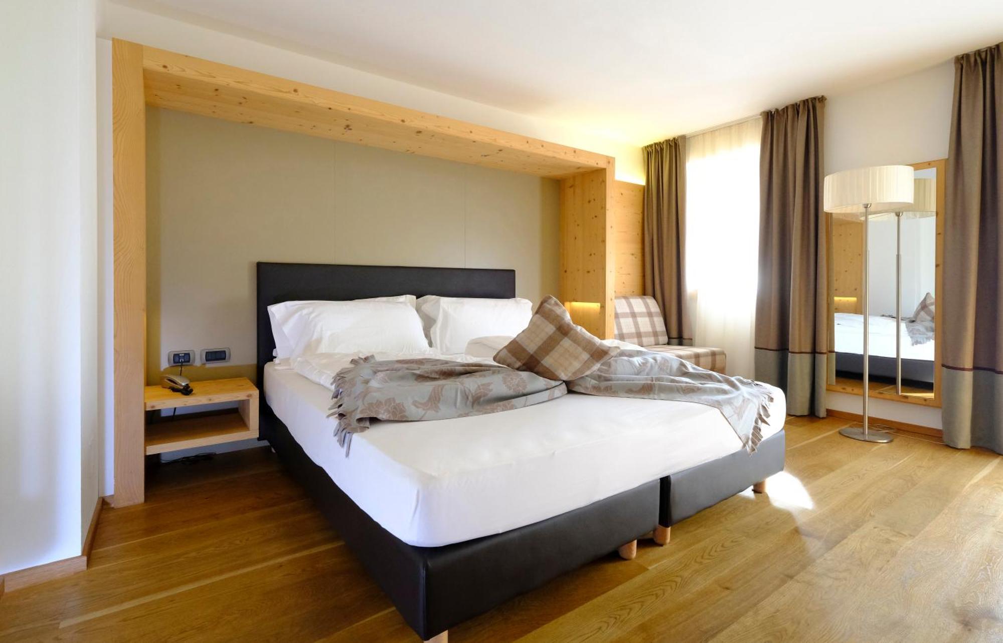 Hotel Shandranj Тезеро Екстериор снимка