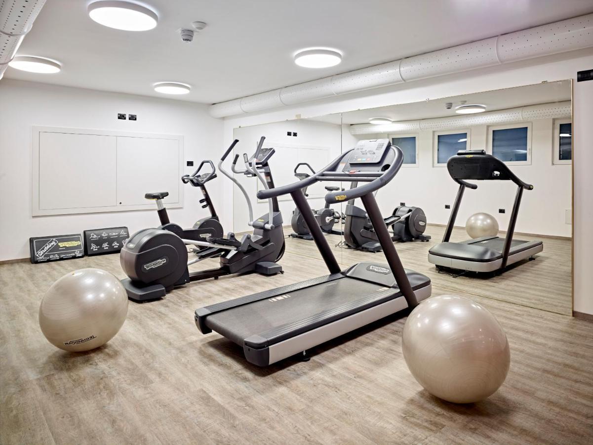 Hotel Shandranj Тезеро Екстериор снимка