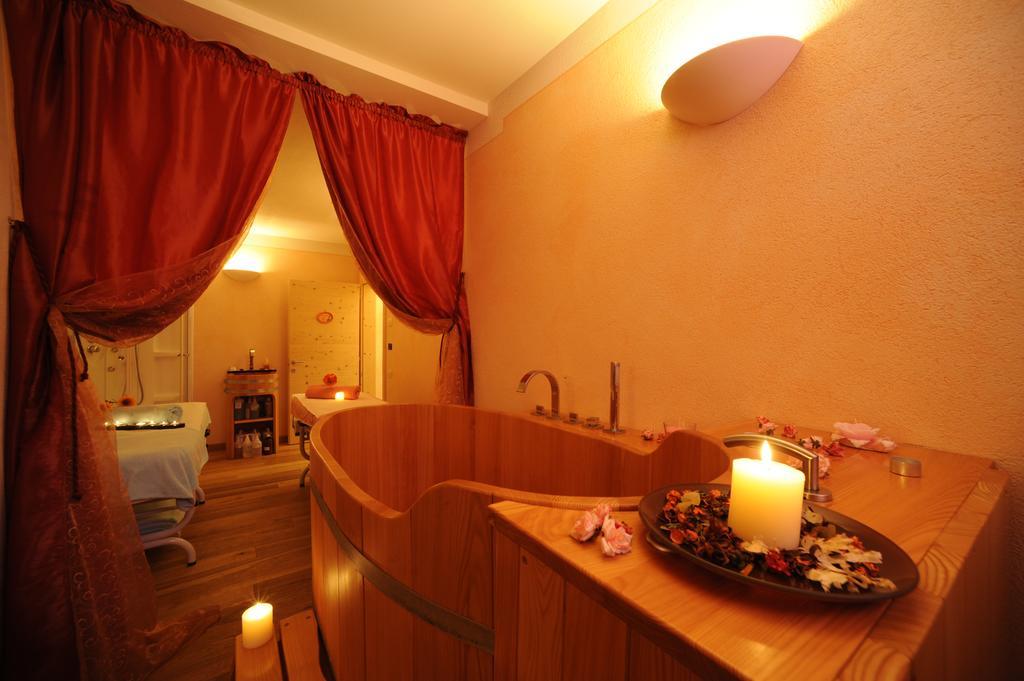Hotel Shandranj Тезеро Екстериор снимка